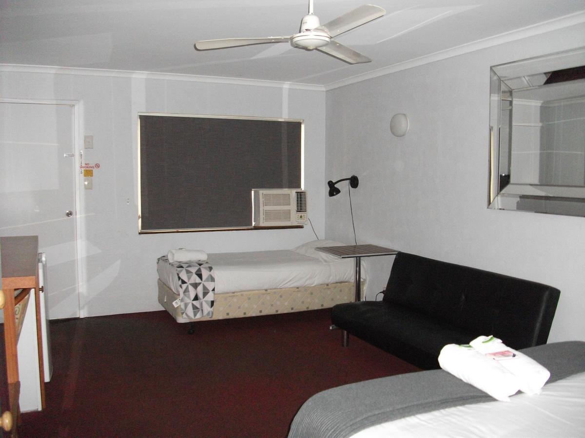 Beerwah Glasshouse Motel エクステリア 写真