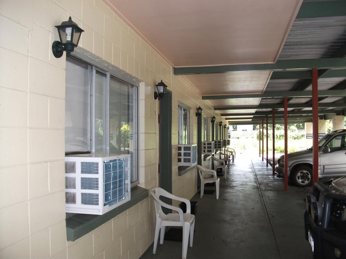 Beerwah Glasshouse Motel エクステリア 写真