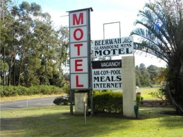 Beerwah Glasshouse Motel エクステリア 写真