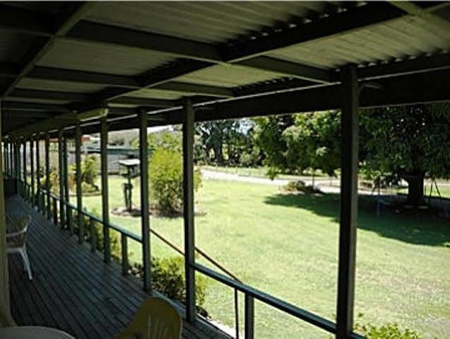 Beerwah Glasshouse Motel エクステリア 写真