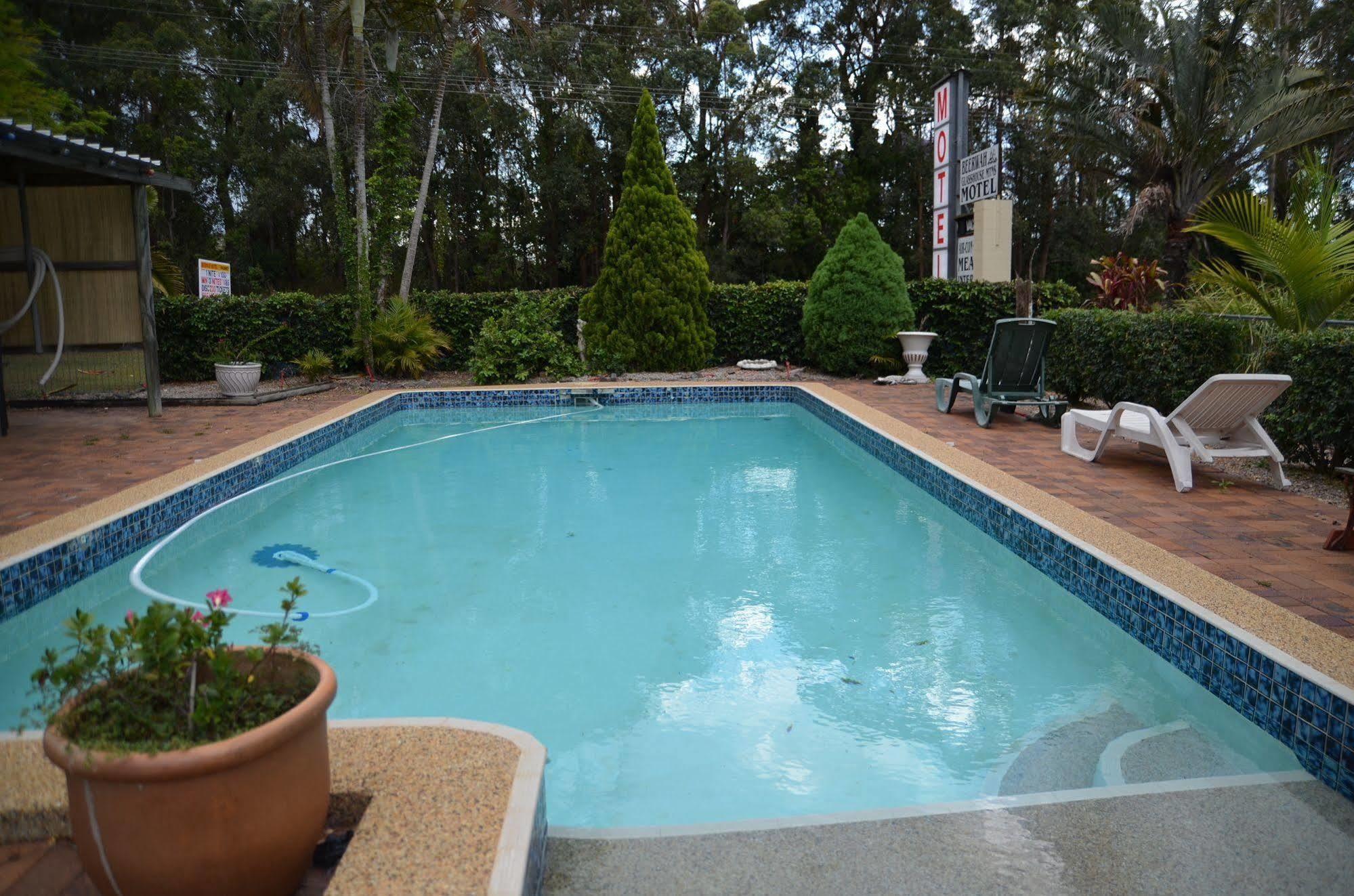 Beerwah Glasshouse Motel エクステリア 写真