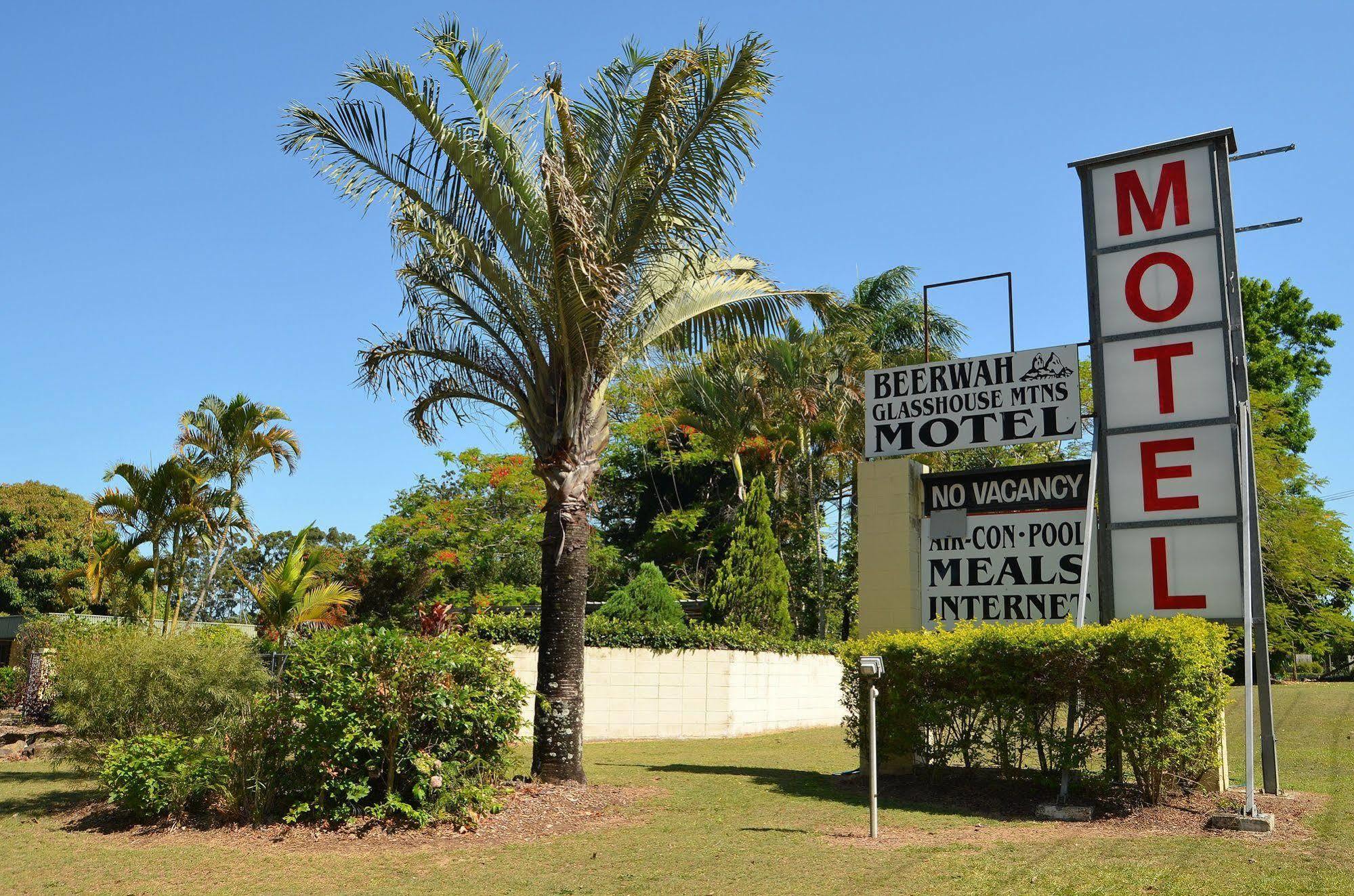 Beerwah Glasshouse Motel エクステリア 写真