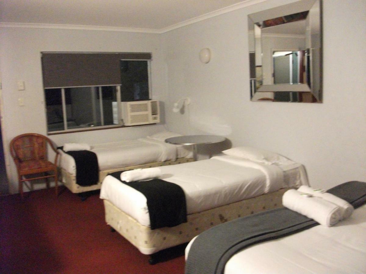 Beerwah Glasshouse Motel エクステリア 写真